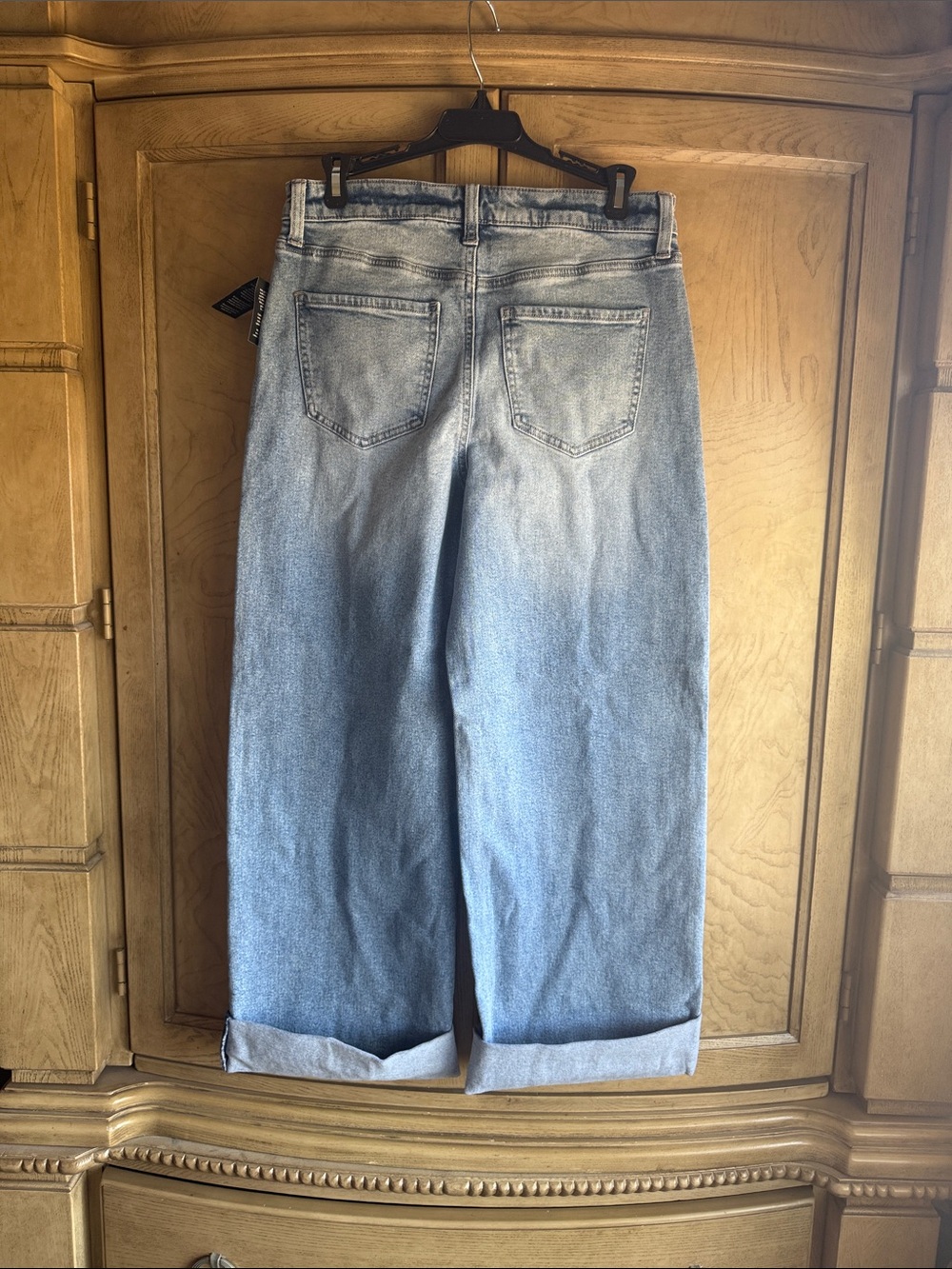 BCBG ๐ฅ Light Blue Baggy Wide Leg Jeans cuffed - Picture 8 of 9